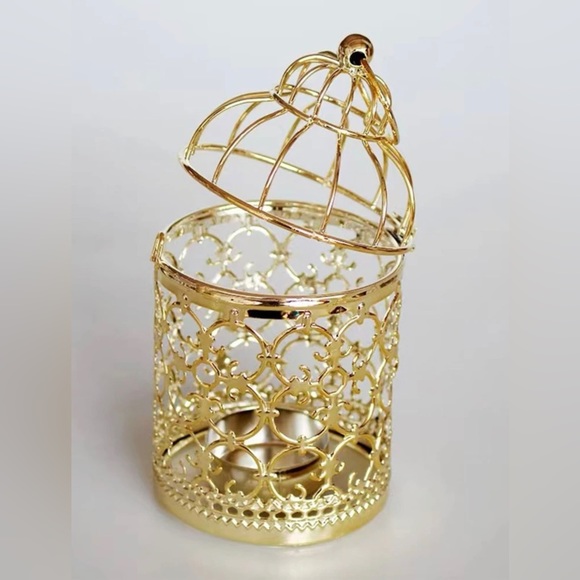Cage design candle holder gold hollow design - Picture 2 of 3